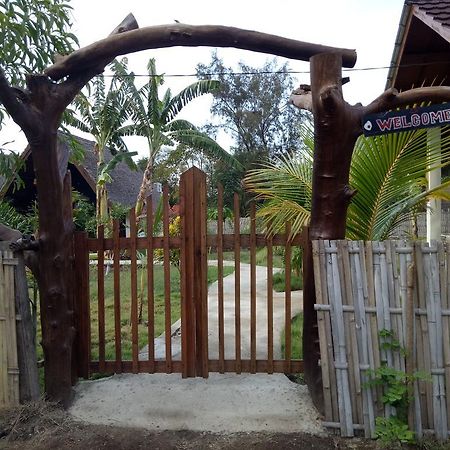 Rose Bungalow Hotel Pemenang ภายนอก รูปภาพ