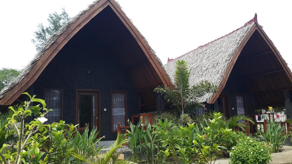 Rose Bungalow Hotel Pemenang ภายนอก รูปภาพ