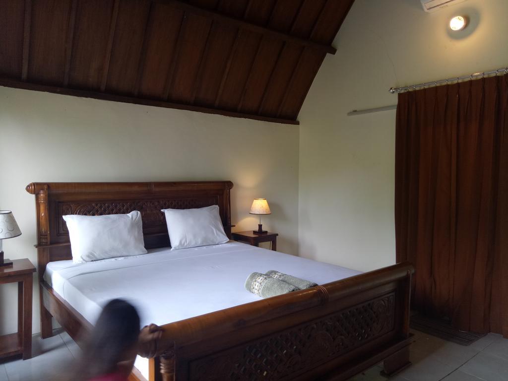 Rose Bungalow Hotel Pemenang ภายนอก รูปภาพ