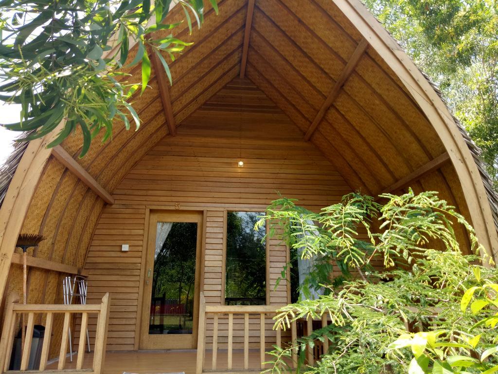 Rose Bungalow Hotel Pemenang ภายนอก รูปภาพ