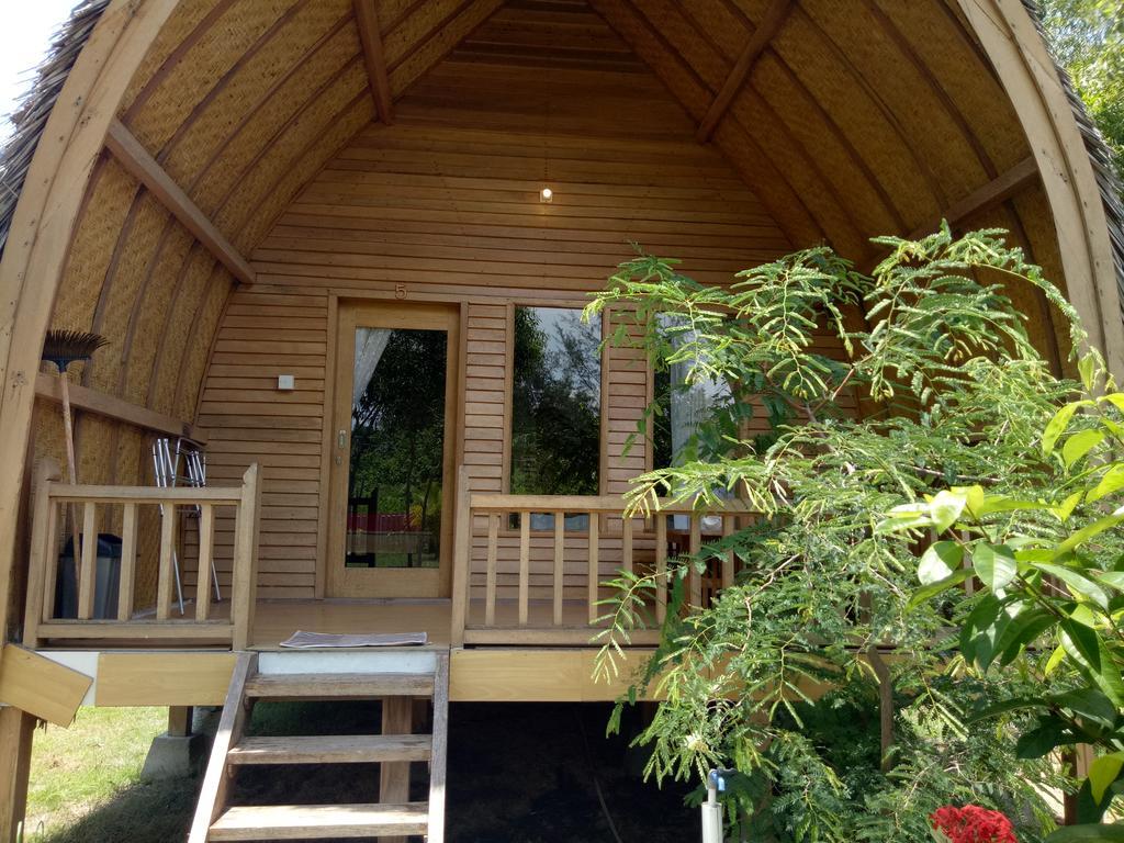 Rose Bungalow Hotel Pemenang ภายนอก รูปภาพ