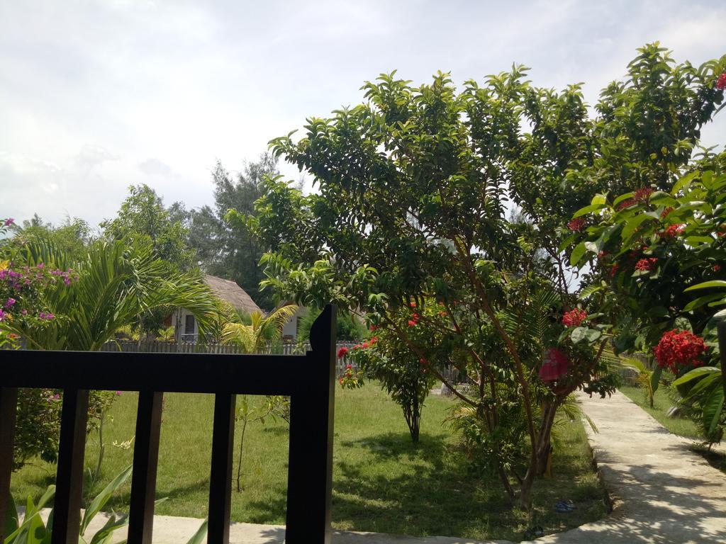 Rose Bungalow Hotel Pemenang ภายนอก รูปภาพ