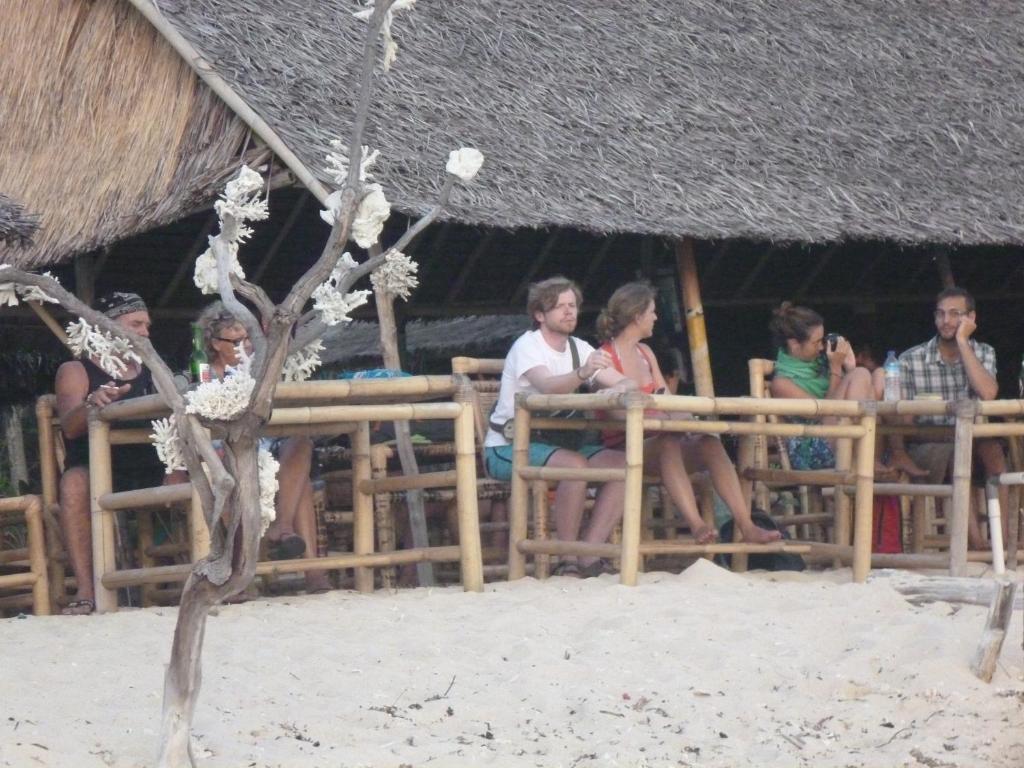 Rose Bungalow Hotel Pemenang ภายนอก รูปภาพ