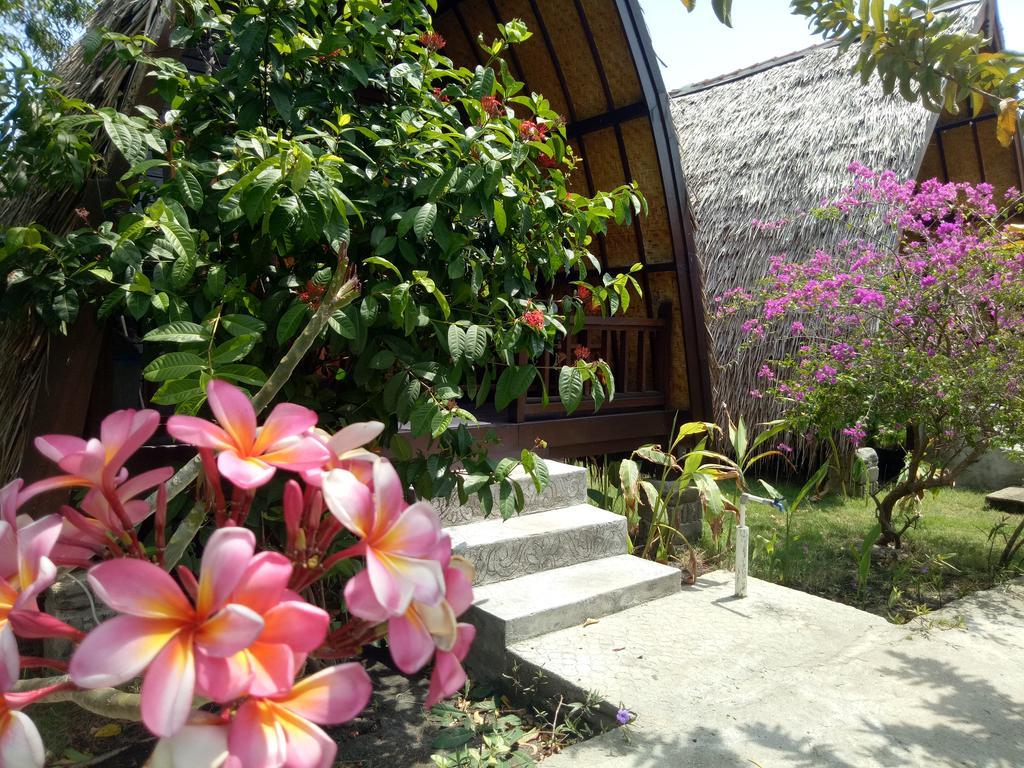 Rose Bungalow Hotel Pemenang ภายนอก รูปภาพ