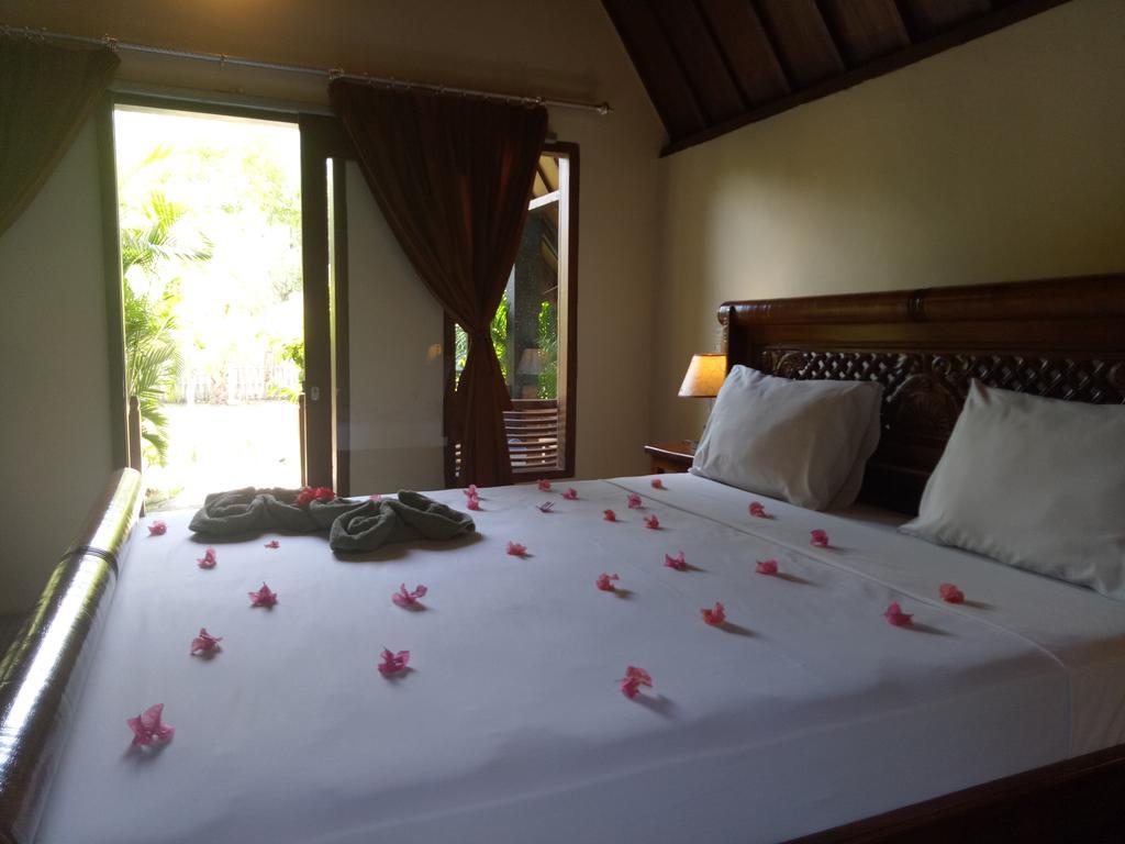 Rose Bungalow Hotel Pemenang ภายนอก รูปภาพ