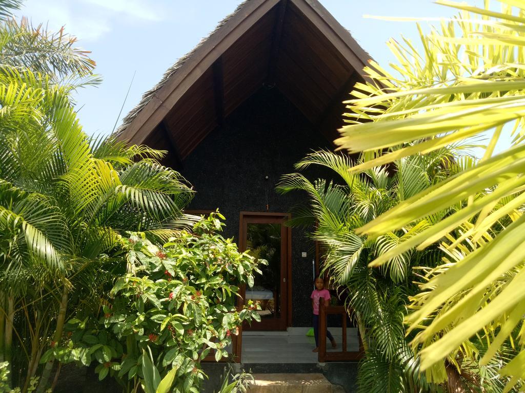 Rose Bungalow Hotel Pemenang ภายนอก รูปภาพ
