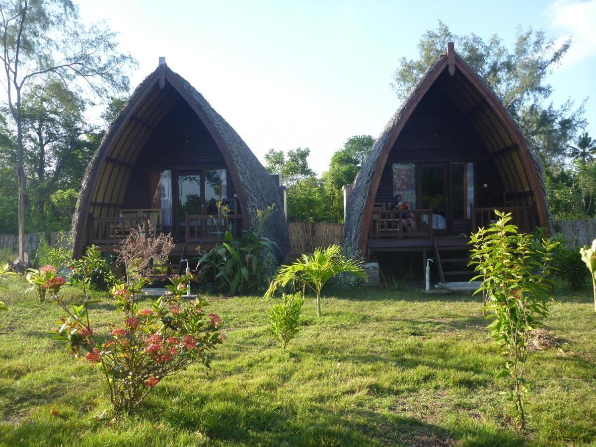Rose Bungalow Hotel Pemenang ภายนอก รูปภาพ