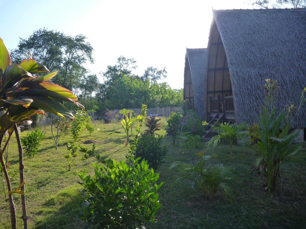 Rose Bungalow Hotel Pemenang ภายนอก รูปภาพ